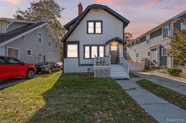 front view picture of 610 E Farnum Ave, Royal Oak, MI. 48067