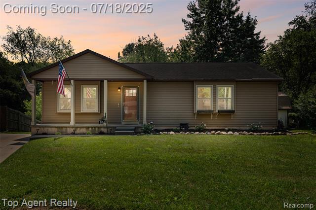 front view picture of 281 Woodlake Drive, Brighton, MI. 48116