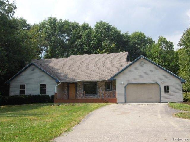 front view picture of 5435 Snow Den Trail, Columbiaville, MI. 48421