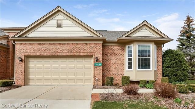 front view picture of 16189 Forest Lake Drive, Northville, MI. 48168