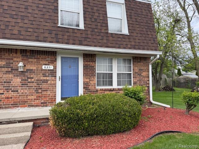 front view picture of 6351 Beechfield Drive, Lansing, MI. 48911