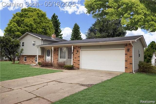 front view picture of 7055 N Center Road, Mount Morris, MI. 48458