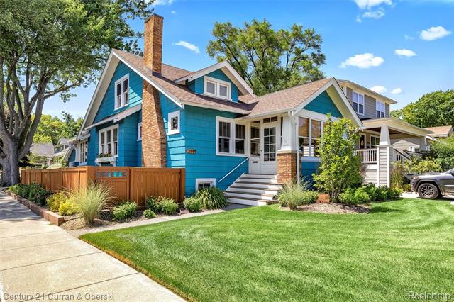 front view picture of 301 Curry Ave, Royal Oak, MI. 48067