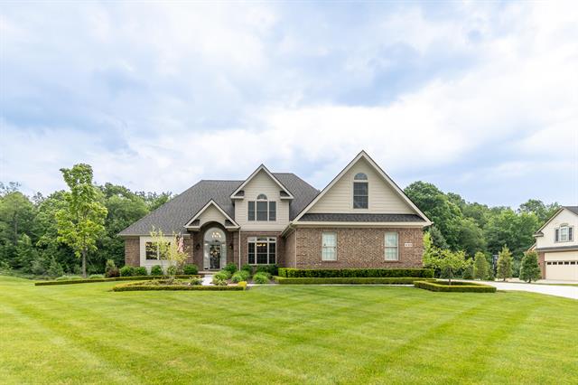 front view picture of 133 E Auburn Trail, Brighton, MI. 48114