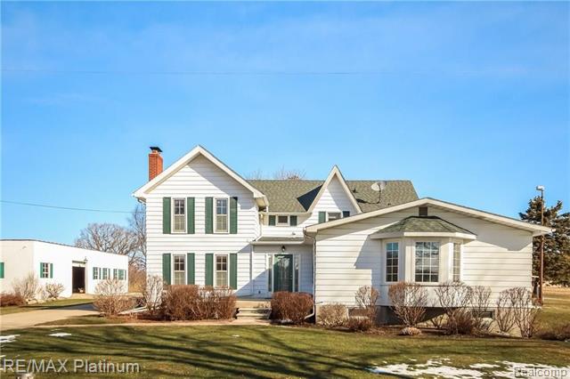front view picture of 5359 Faussett Road, Howell, MI. 48855