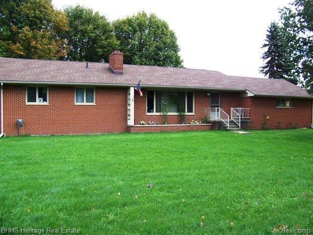 front view picture of 3968 Cemetery Road, Fowlerville, MI. 48836