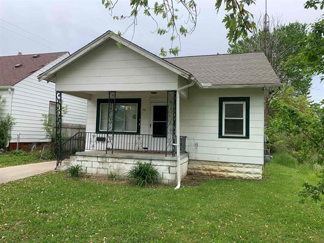 front view picture of 1405 Lincoln Drive, Flint, MI. 48503