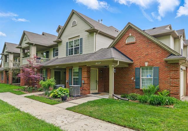 front view picture of 9285 Nature View Lane, Ypsilanti, MI. 48197