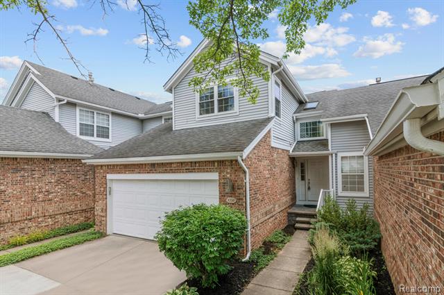front view picture of 4350 Pine Ridge Court, Ann Arbor, MI. 48105