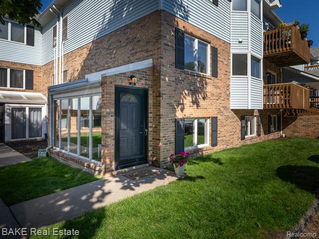 front view picture of 134 Pinewood Drive, Plymouth, MI. 48170
