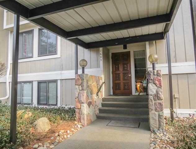front view picture of 1695 Cliffs Landing, Ypsilanti, MI. 48198