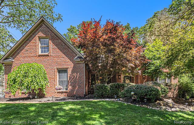 front view picture of 2868 Masters Court, Pinckney, MI. 48169