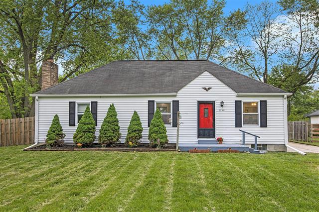 front view picture of 2748 Parkwood Avenue, Ann Arbor, MI. 48104