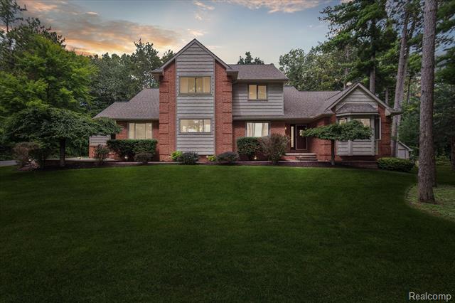 front view picture of 7856 N Kilkenny Drive, Brighton, MI. 48116