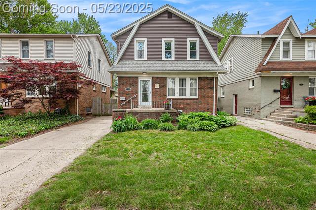 front view picture of 223 N Edison Ave, Royal Oak, MI. 48067