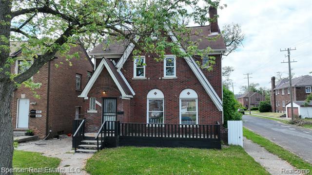 front view picture of 17215 Wisconsin Street, Detroit, MI. 48221