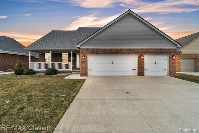 front view picture of 33433 Royal Park West Drive, Fraser, MI. 48026