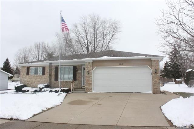 front view picture of 325 Primrose Lane, Flushing, MI. 48433