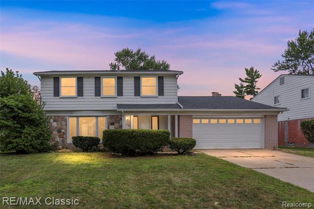 front view picture of 21330 Winchester St, Southfield, MI. 48076