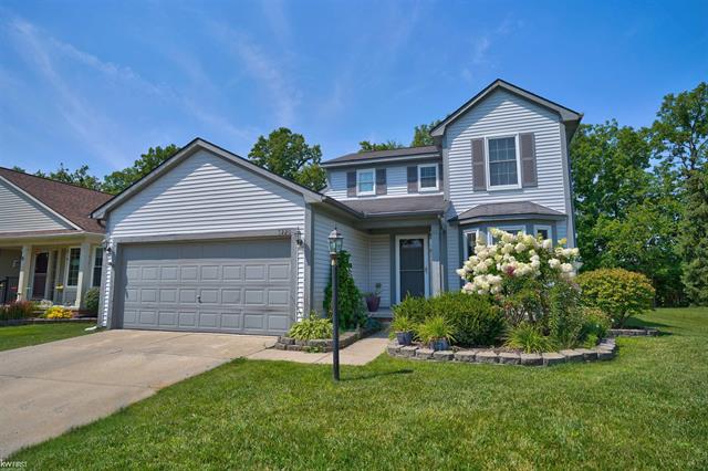 front view picture of 5220 Sandalwood, Grand Blanc, MI. 48439