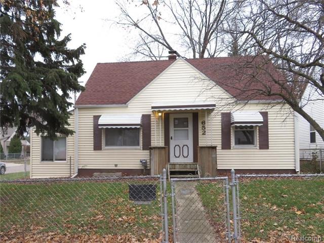 front view picture of 652 Huron Street, Flint, MI. 48507