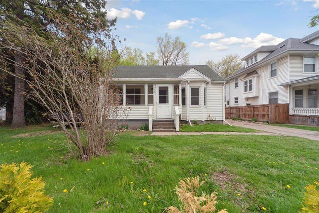 front view picture of 715 W Holmes, Lansing, MI. 48910