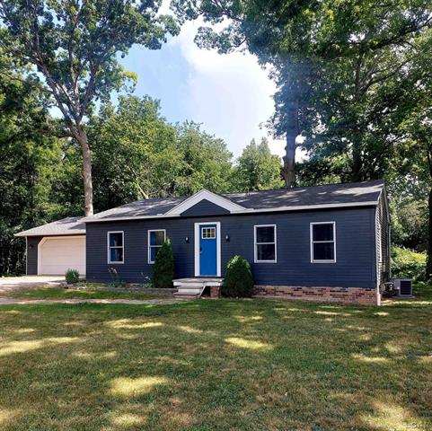 front view picture of 2350 Woodlawn, Adrian, MI. 49221