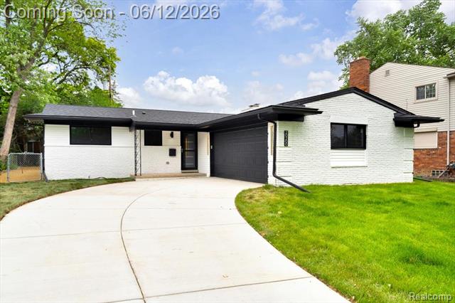 front view picture of 20200 Brookshire St, Southfield, MI. 48076