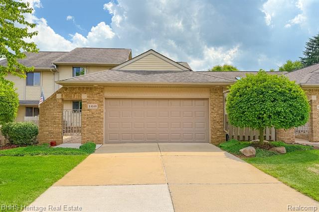 front view picture of 168 Addison Circle, Fowlerville, MI. 48836