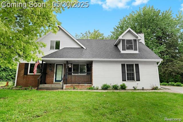 front view picture of 1473 Booth, Howell, MI. 48843