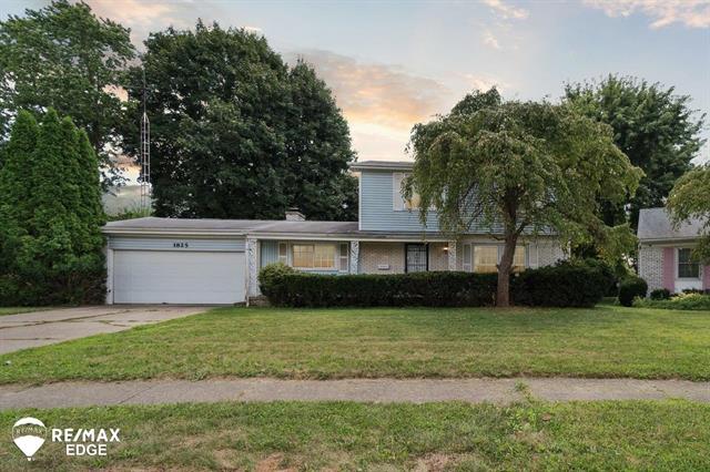 front view picture of 1825 Springfield Street, Flint, MI. 48503