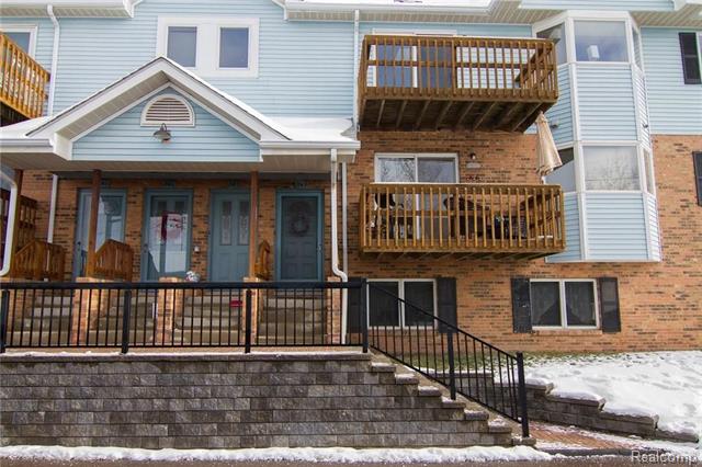 front view picture of 243 Pinewood Circle, Plymouth, MI. 48170