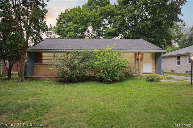 front view picture of 27627 Lexington Pkwy, Southfield, MI. 48076