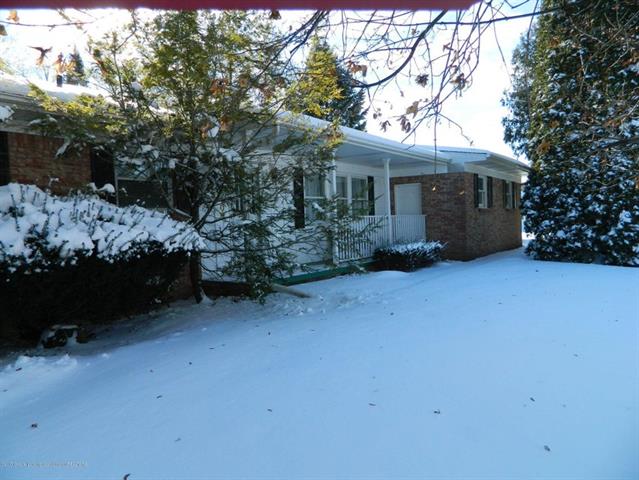 front view picture of 6106 E Willow Highway, Grand Ledge, MI. 48837