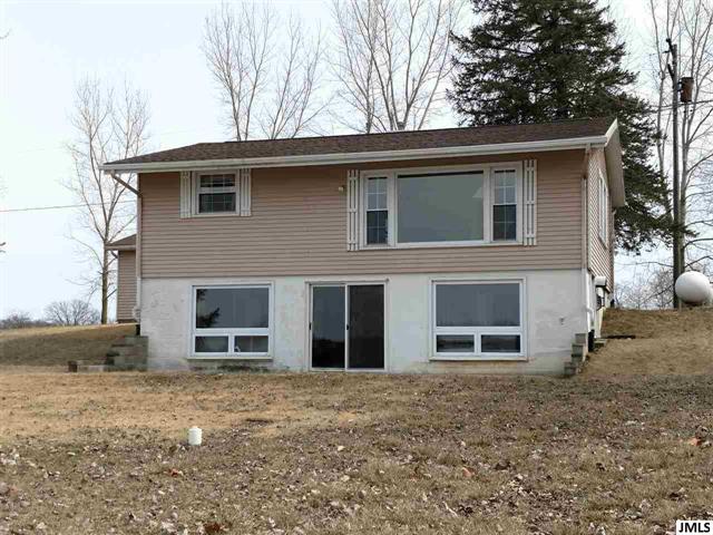 front view picture of 310 Sunset Dr, Hudson, MI. 49247