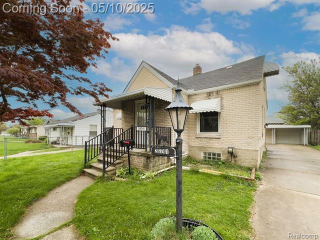 front view picture of 26741 Dartmouth St, Madison Heights, MI. 48071