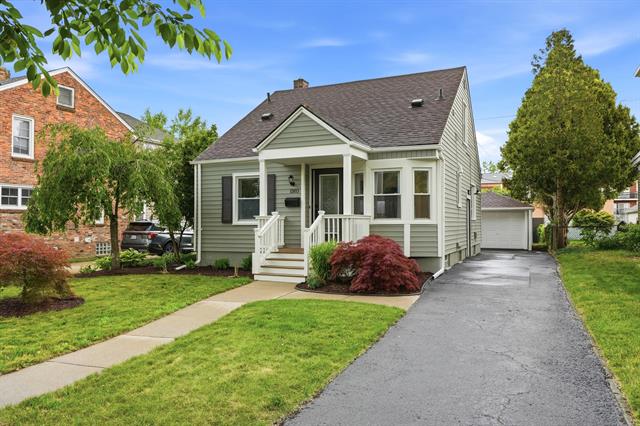 front view picture of 1203 E 2Nd St, Royal Oak, MI. 48067