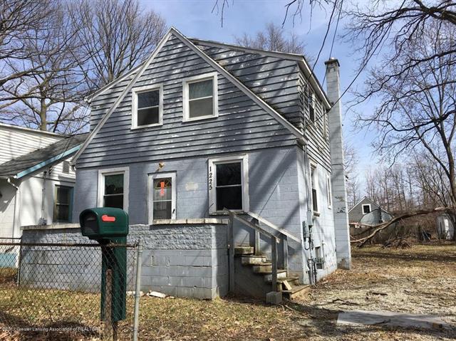 front view picture of 1225 Regent, Lansing, MI. 48912