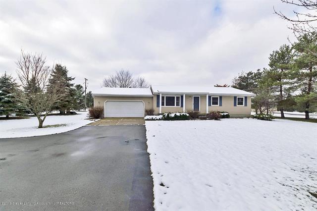front view picture of 11484 Wood, Dewitt, MI. 48820