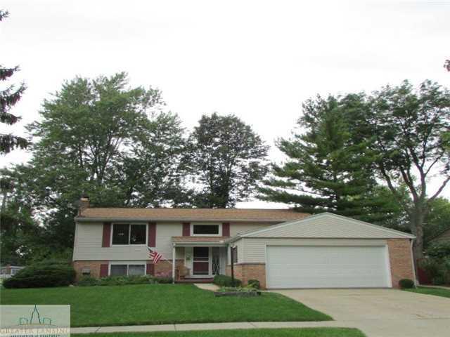 front view picture of 1605 Autumn Lane, Lansing, MI. 48912