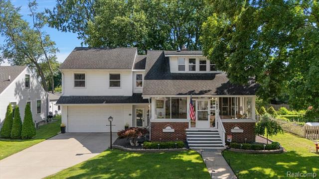 front view picture of 1957 Columbia Rd, Berkley, MI. 48072