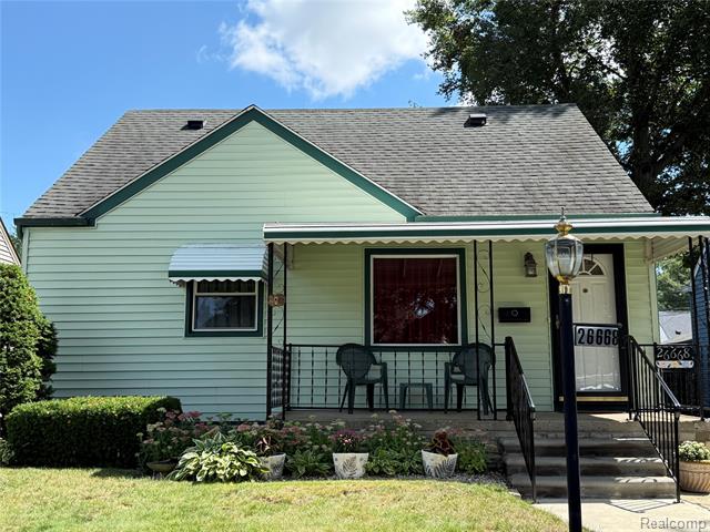 front view picture of 26668 Osmun St, Madison Heights, MI. 48071