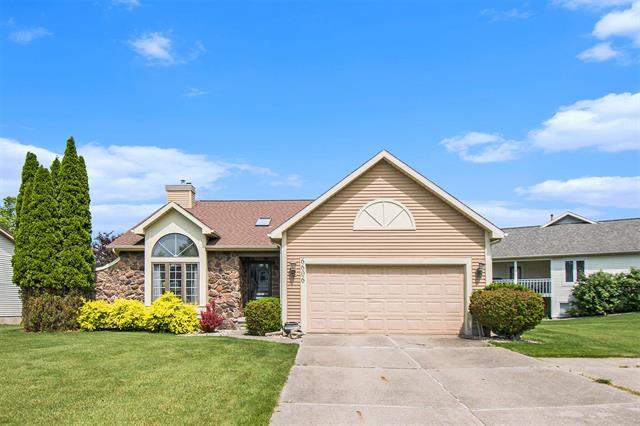 front view picture of 6606 Windsong Way, Lansing, MI. 48917