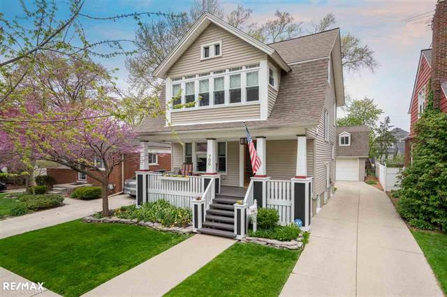 front view picture of 700 Princeton Rd, Berkley, MI. 48072