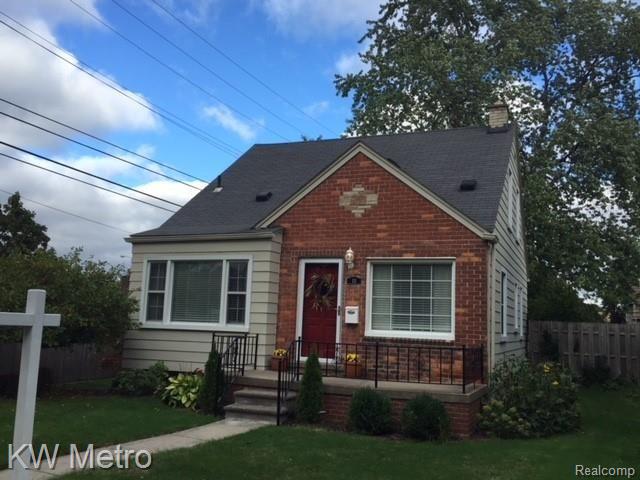 front view picture of 113 S Minerva Ave, Royal Oak, MI. 48067