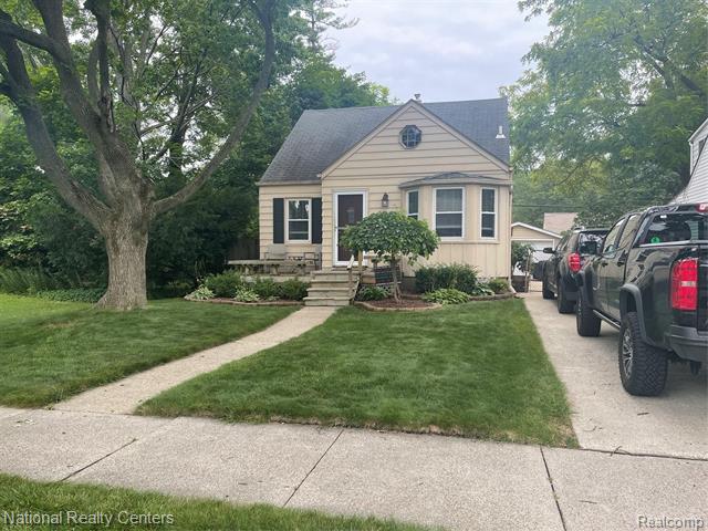 front view picture of 512 N Rembrandt Ave, Royal Oak, MI. 48067