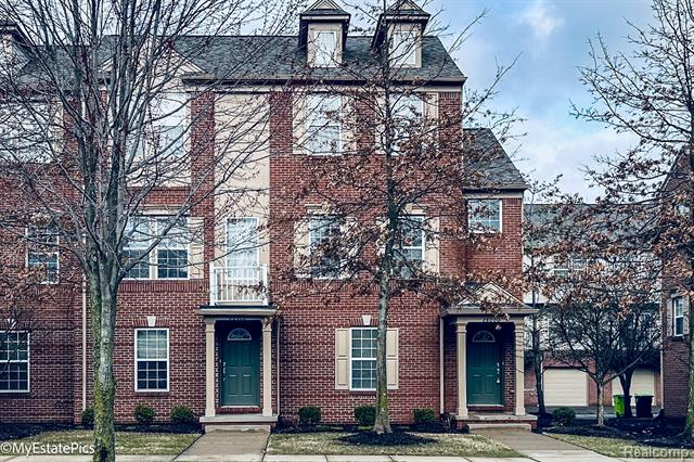 front view picture of 28000 Declaration Dr, Novi, MI. 48377