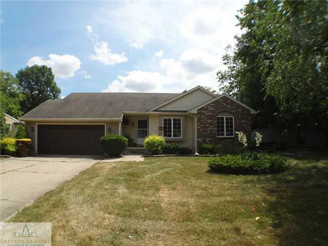 front view picture of 1011 Montreux Drive, Dewitt, MI. 48820
