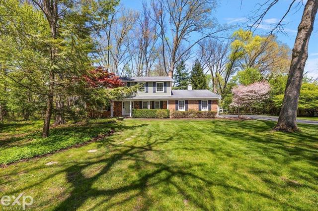 front view picture of 28040 Forestbrook Dr, Farmington, MI. 48334