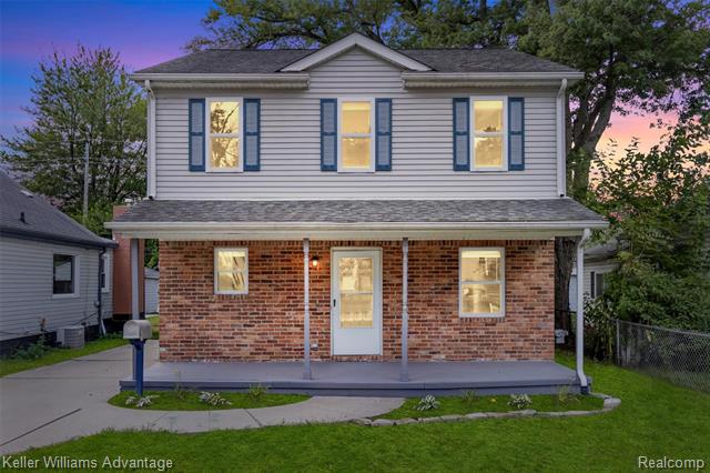 front view picture of 27365 Park Ct, Madison Heights, MI. 48071